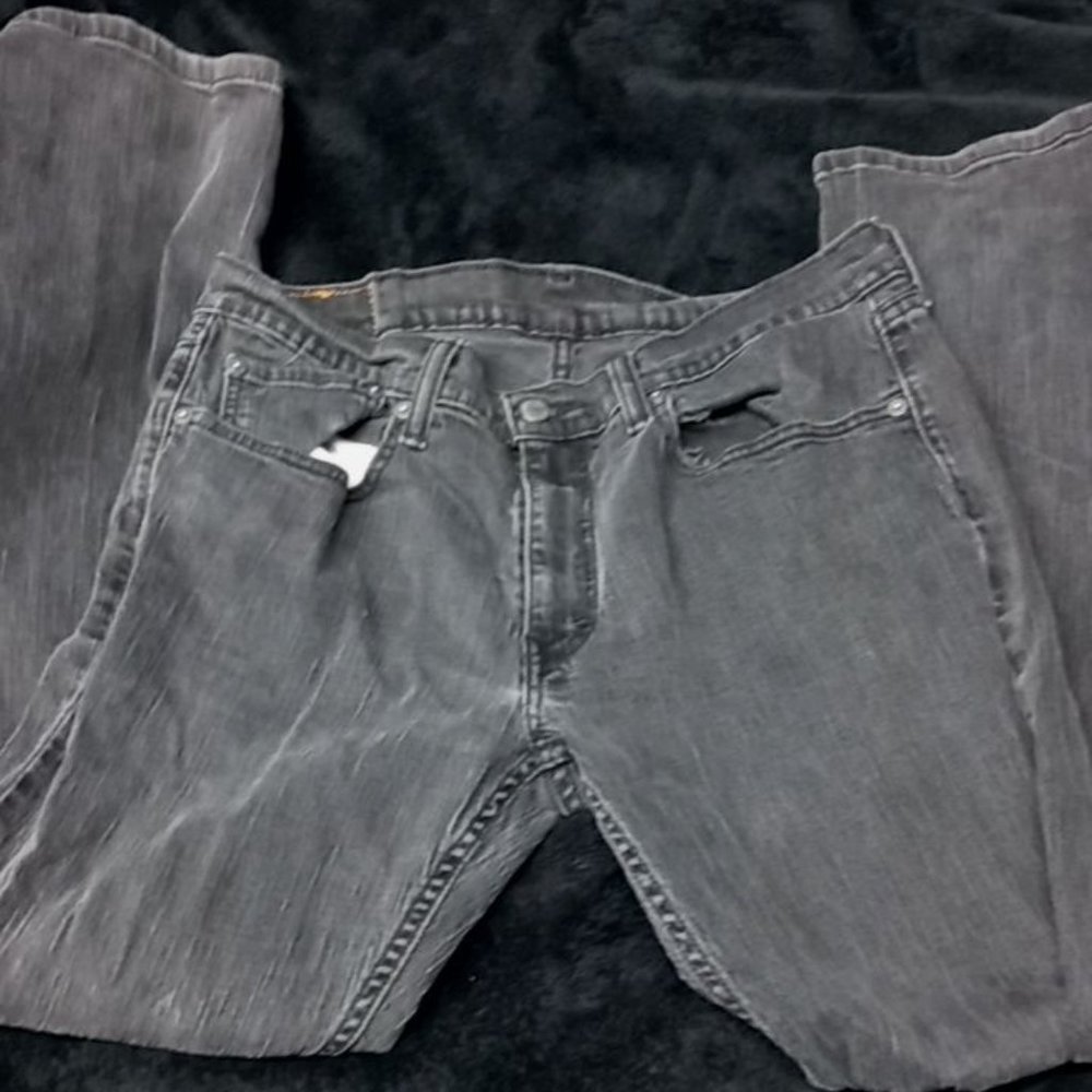 33/32 Levi jeans